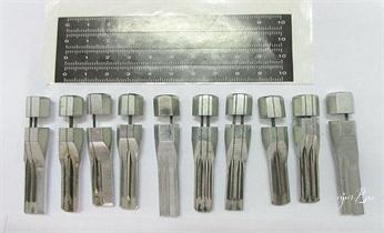 專業開汽車鎖公司電話附近24小時上門修鎖換鎖芯體-保險箱櫃-電子智能門禁指紋密碼鎖安裝開鎖維修-配汽車防盜遙控芯片鑰匙救援服務灣仔香港荃灣觀塘黃大仙九龍城深水埗油尖旺南區東區中西