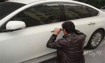 專業開汽車鎖-24小時上門開修換鎖芯體-保險箱櫃-電子智能門禁指紋密碼鎖安裝開鎖維修-配汽車防盜遙控芯片鑰匙後備箱附近服務公司電話大埔香港離島葵青沙田西貢北區元朗屯門