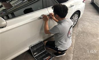 專業開汽車鎖公司電話附近24小時上門修鎖換鎖芯體-保險箱櫃-電子智能門禁指紋密碼鎖安裝開鎖維修-配汽車防盜遙控芯片鑰匙救援服務九龍城區 深水埗 元朗 油尖旺 中西 西貢 灣仔 觀塘 屯門  東南北區 荃灣 葵青 大埔 黃大仙 